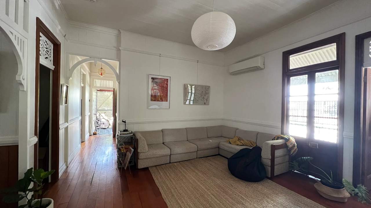 Room in a share house