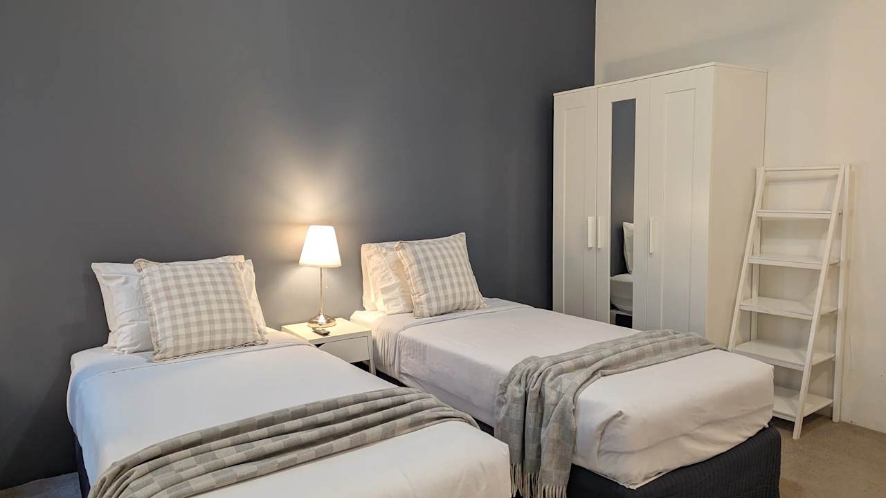 Furnished room with own bathroom