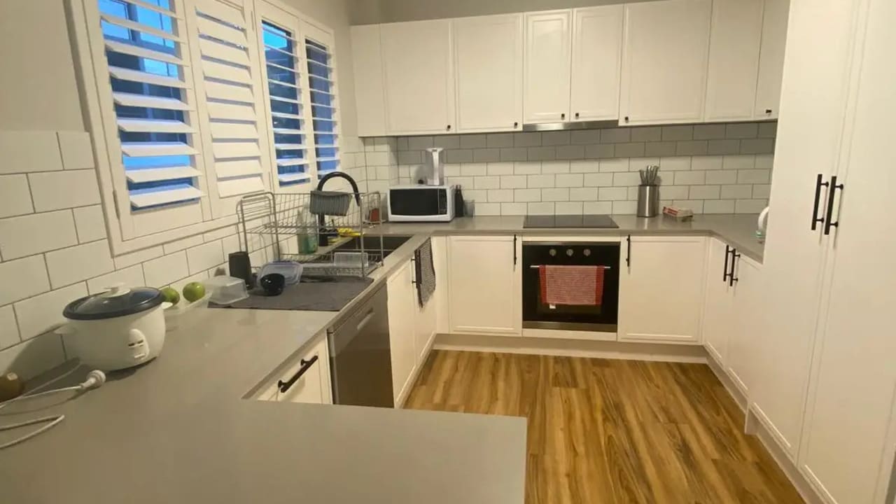 Furnished room in a flatshare