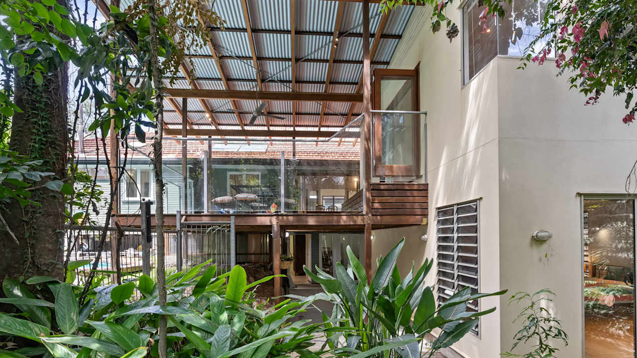 Room in a share house