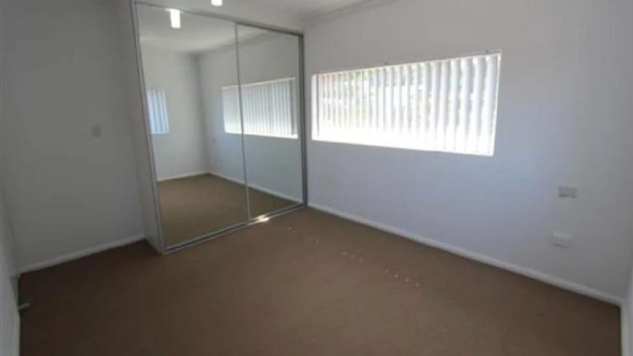 Unfurnished room in a flatshare