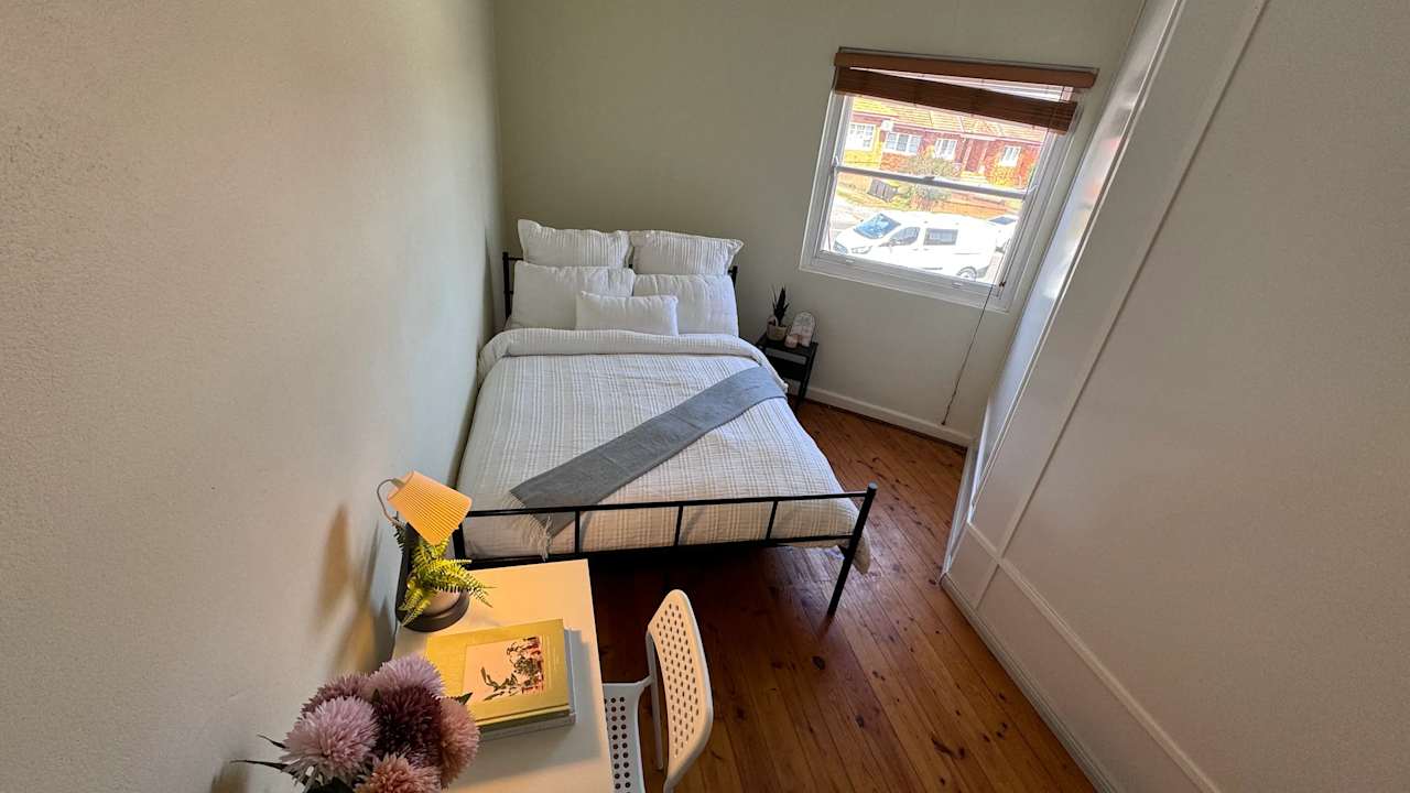 Furnished room in a flatshare