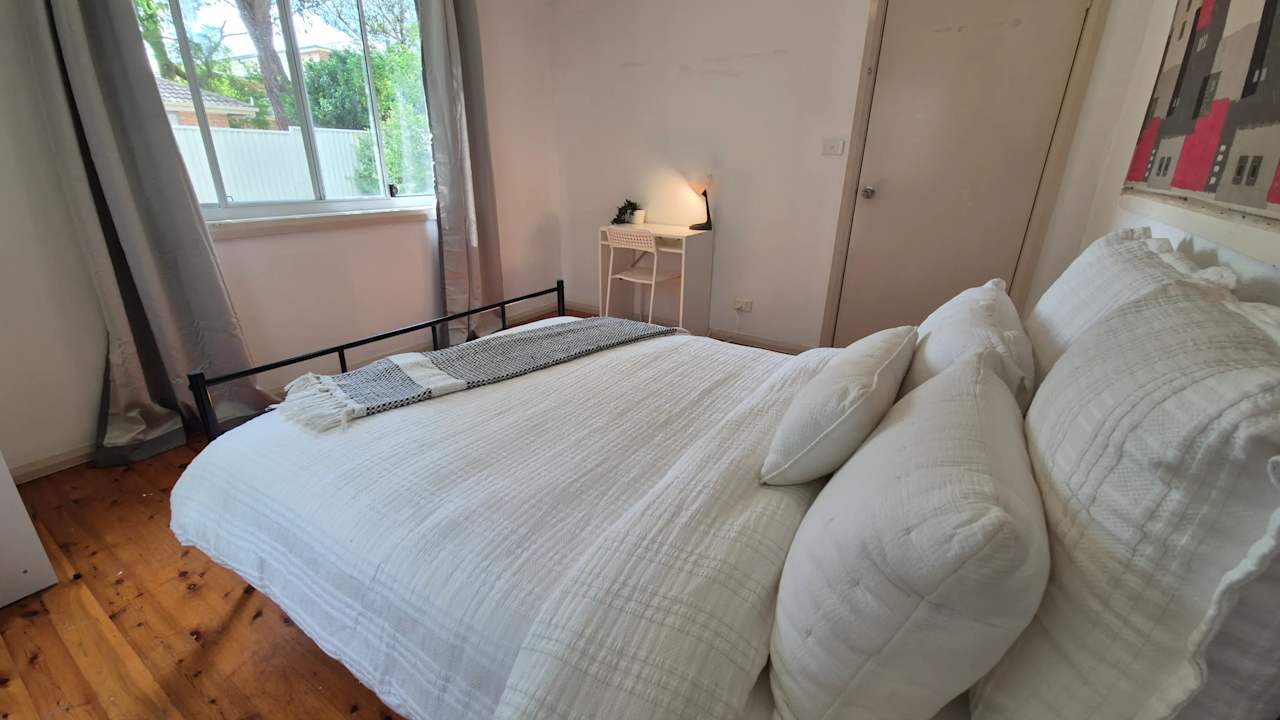 Furnished room in a share house