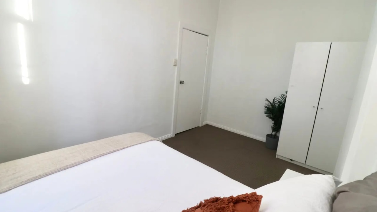 Room in a share house