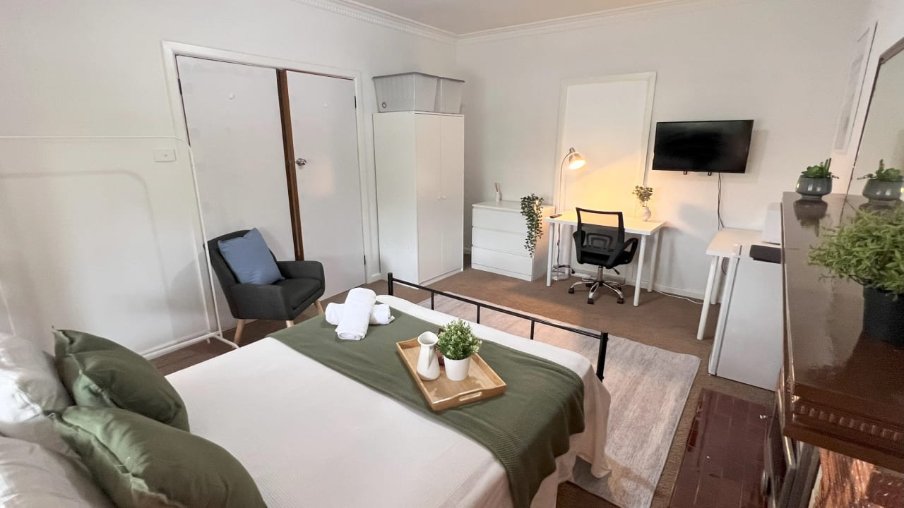 Furnished room in a share house