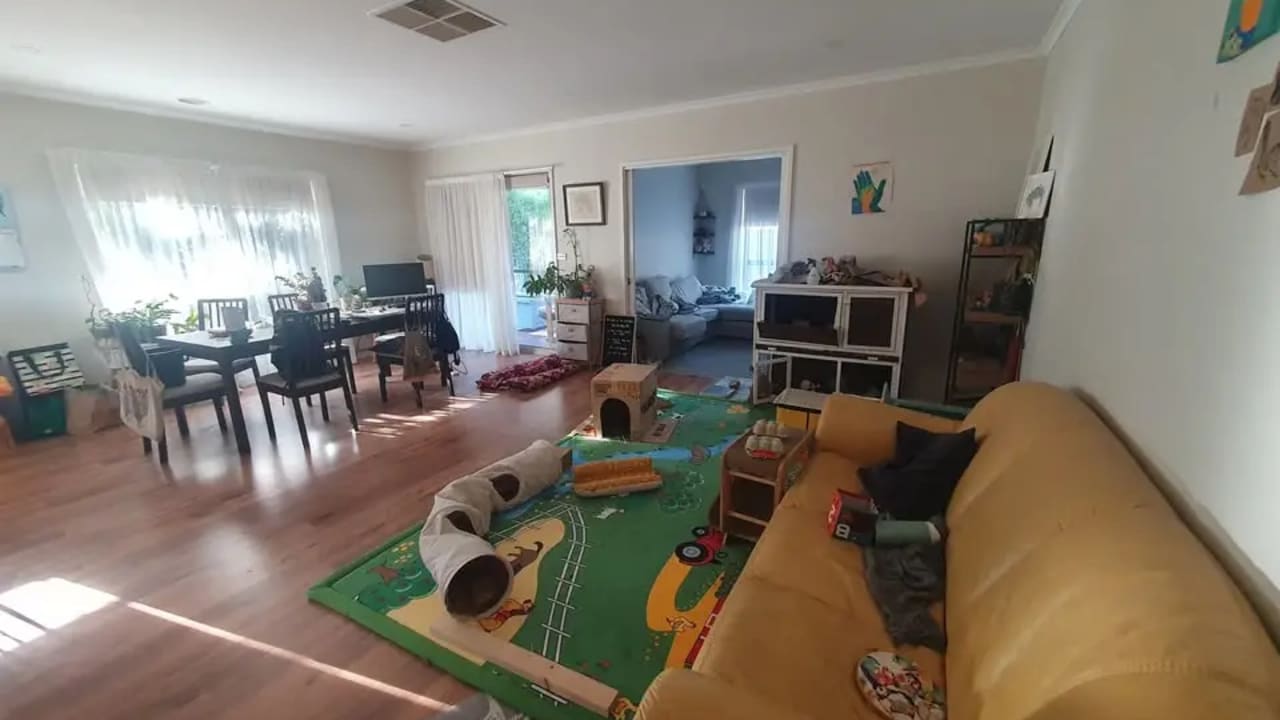 Unfurnished room in a share house