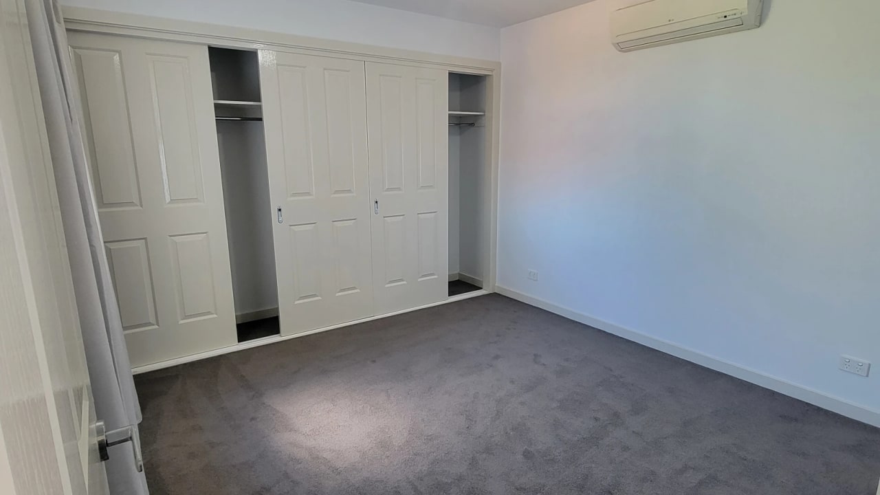 Room in a share house