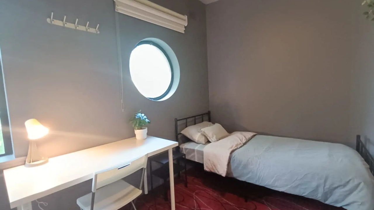 Furnished room in a share house