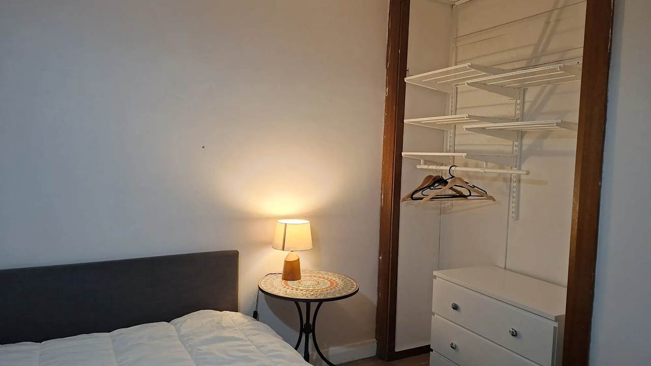 Room in a share house