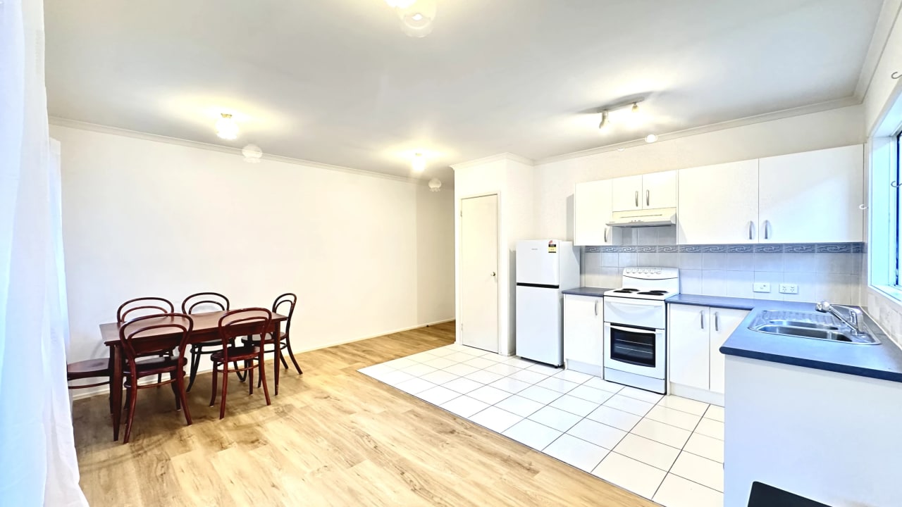 Whole property with 2 rooms for rent