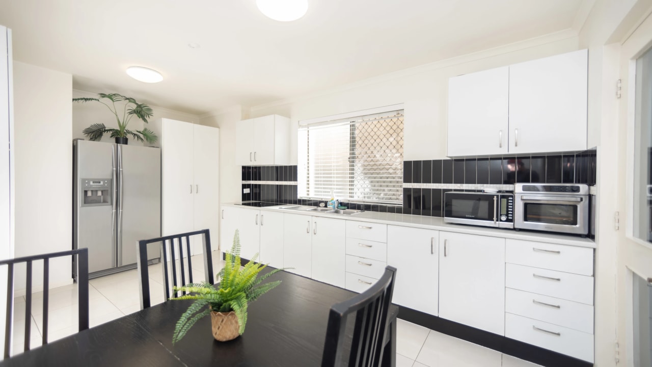 Whole property with 3 rooms for rent