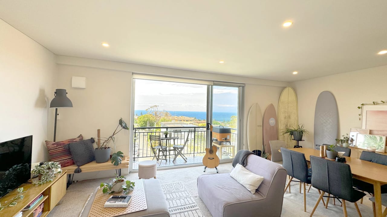 Whole property with 1 room for rent