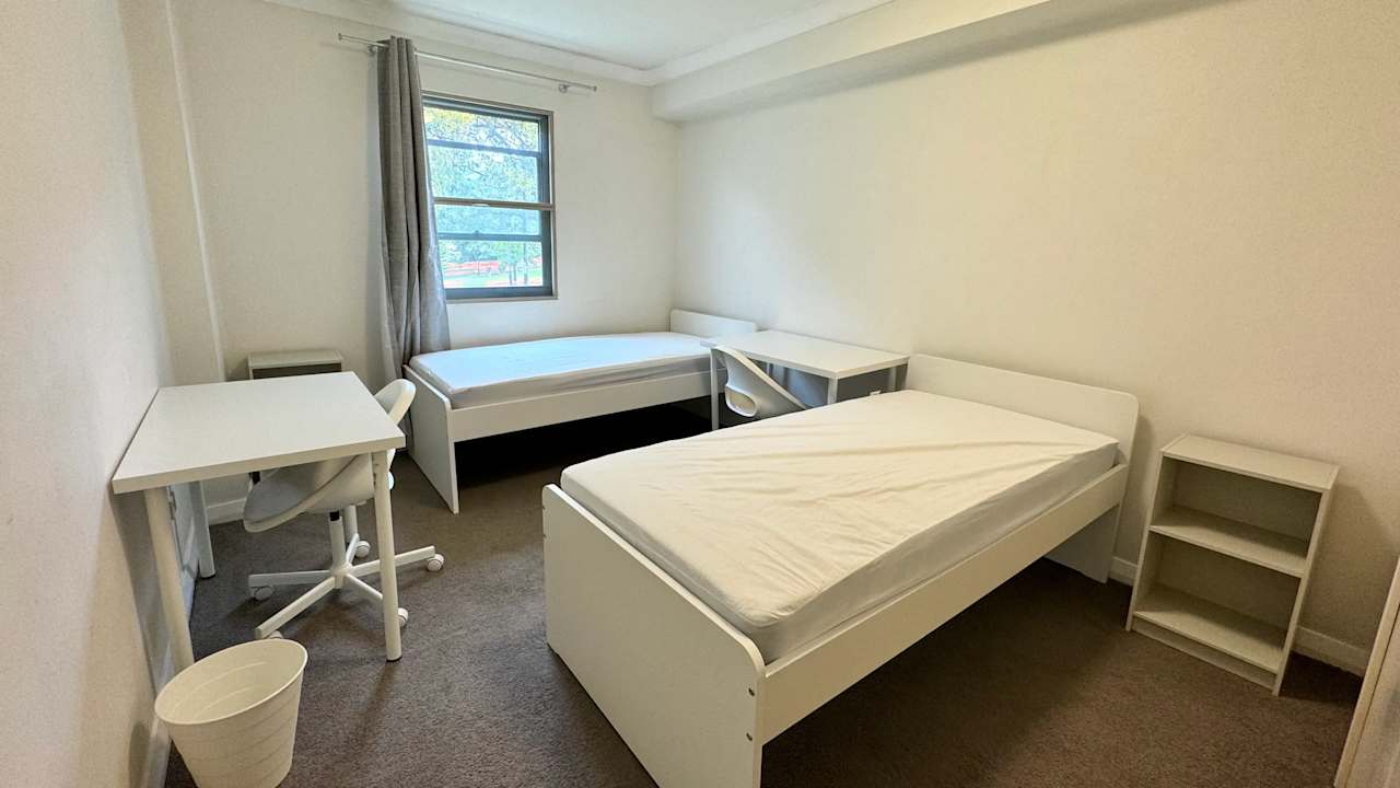 Furnished room in a flatshare
