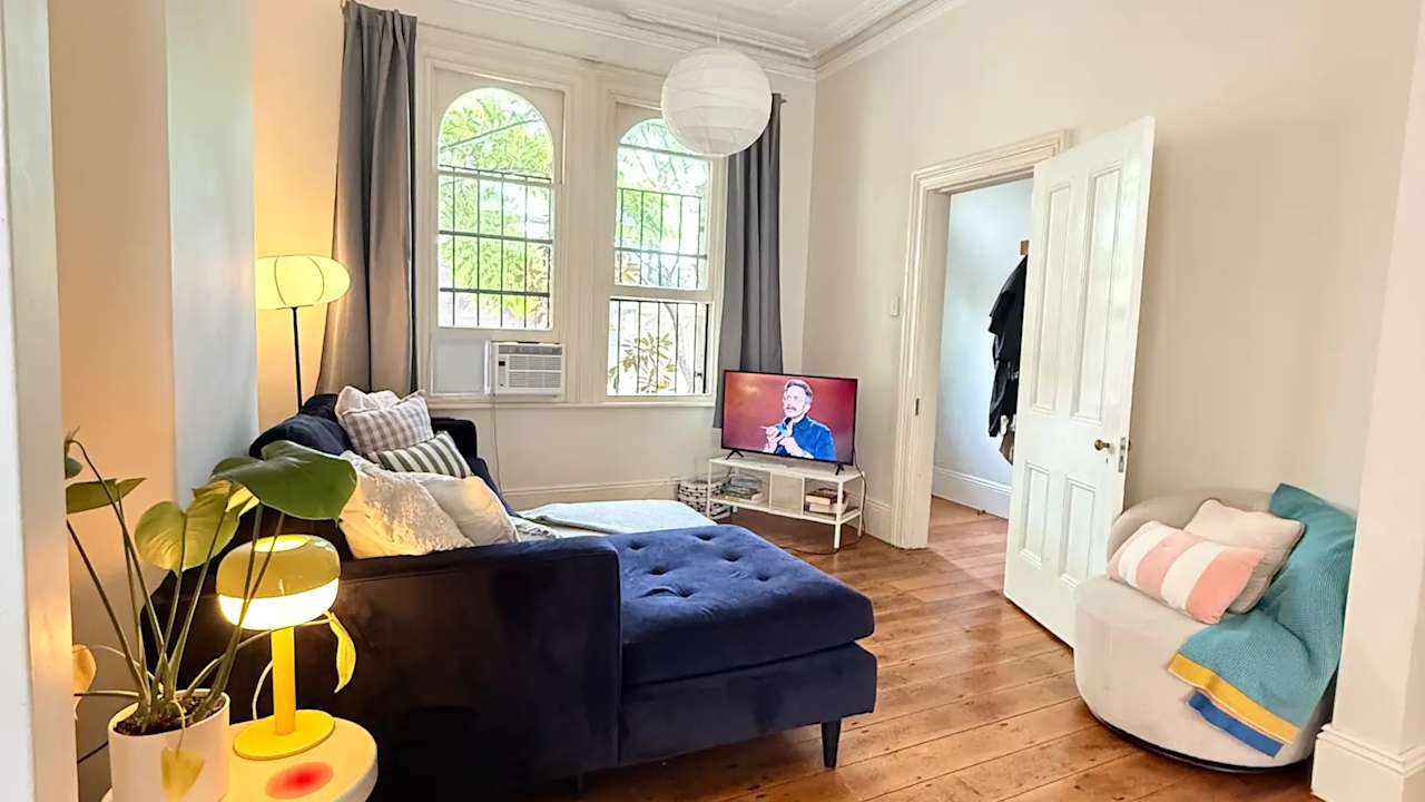 Furnished room in a share house