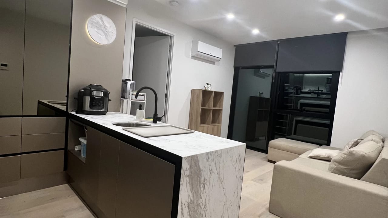Furnished room in a flatshare