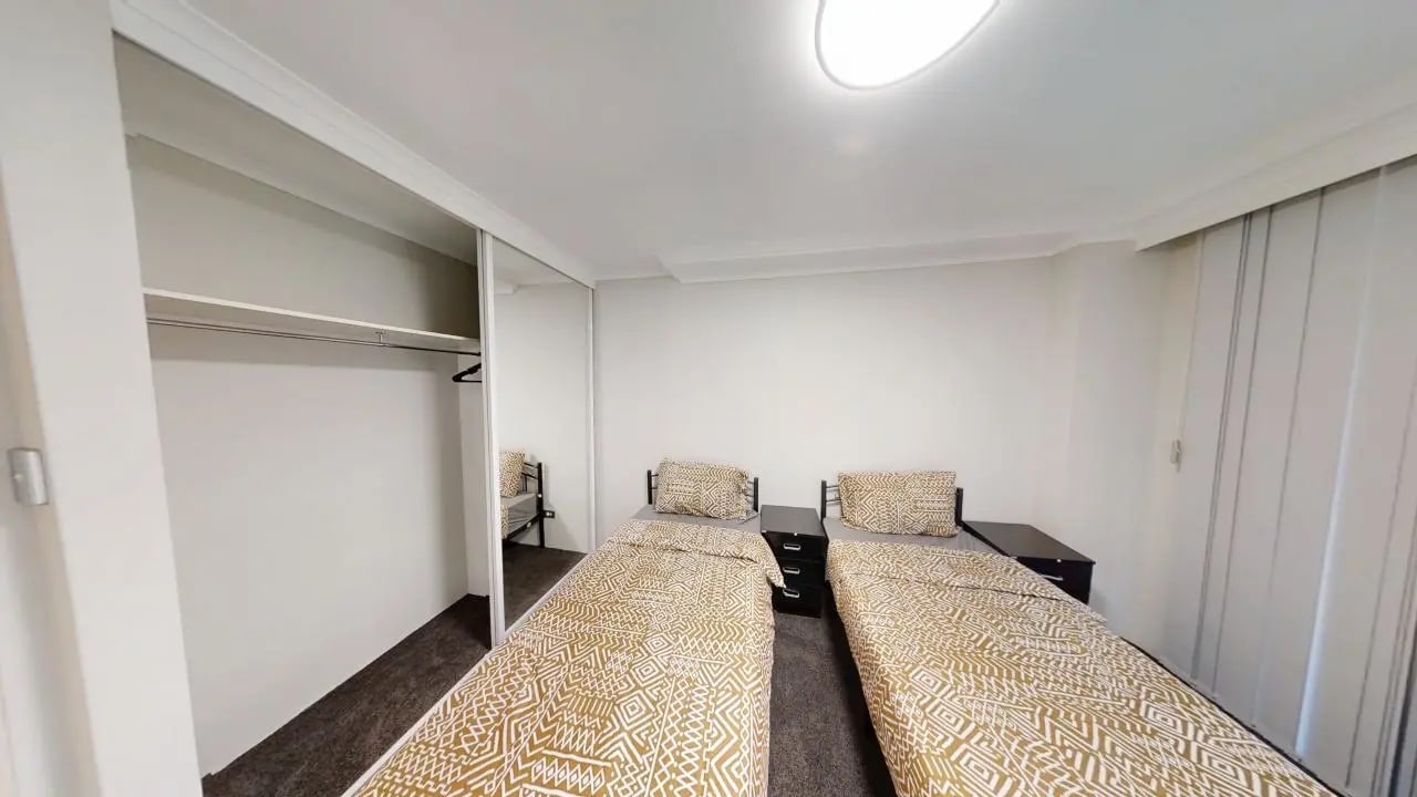 Furnished room in a flatshare
