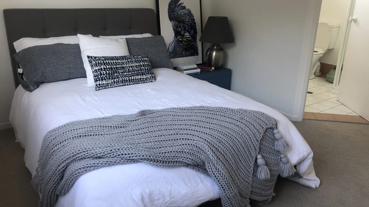 Furnished room with ensuite in a flatshare