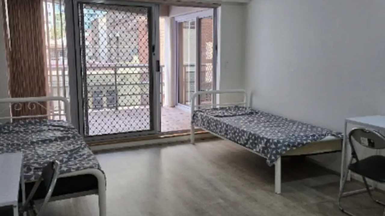 Furnished room in a flatshare