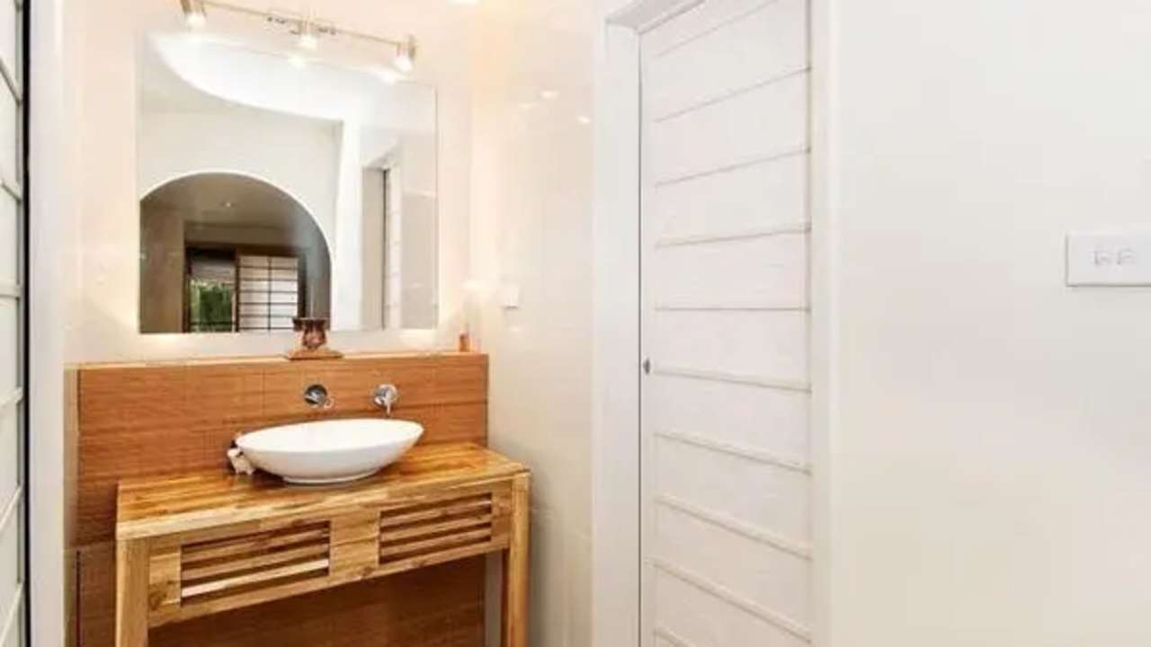 Furnished room with ensuite in a share house