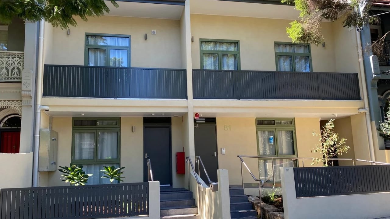 Unfurnished room studio flat for rent