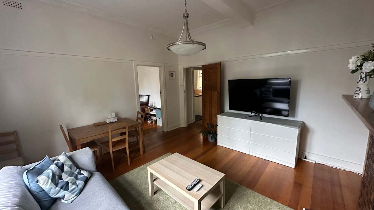 Furnished room in a flatshare