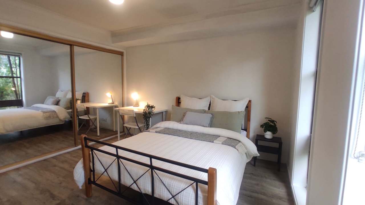 Furnished room in a flatshare