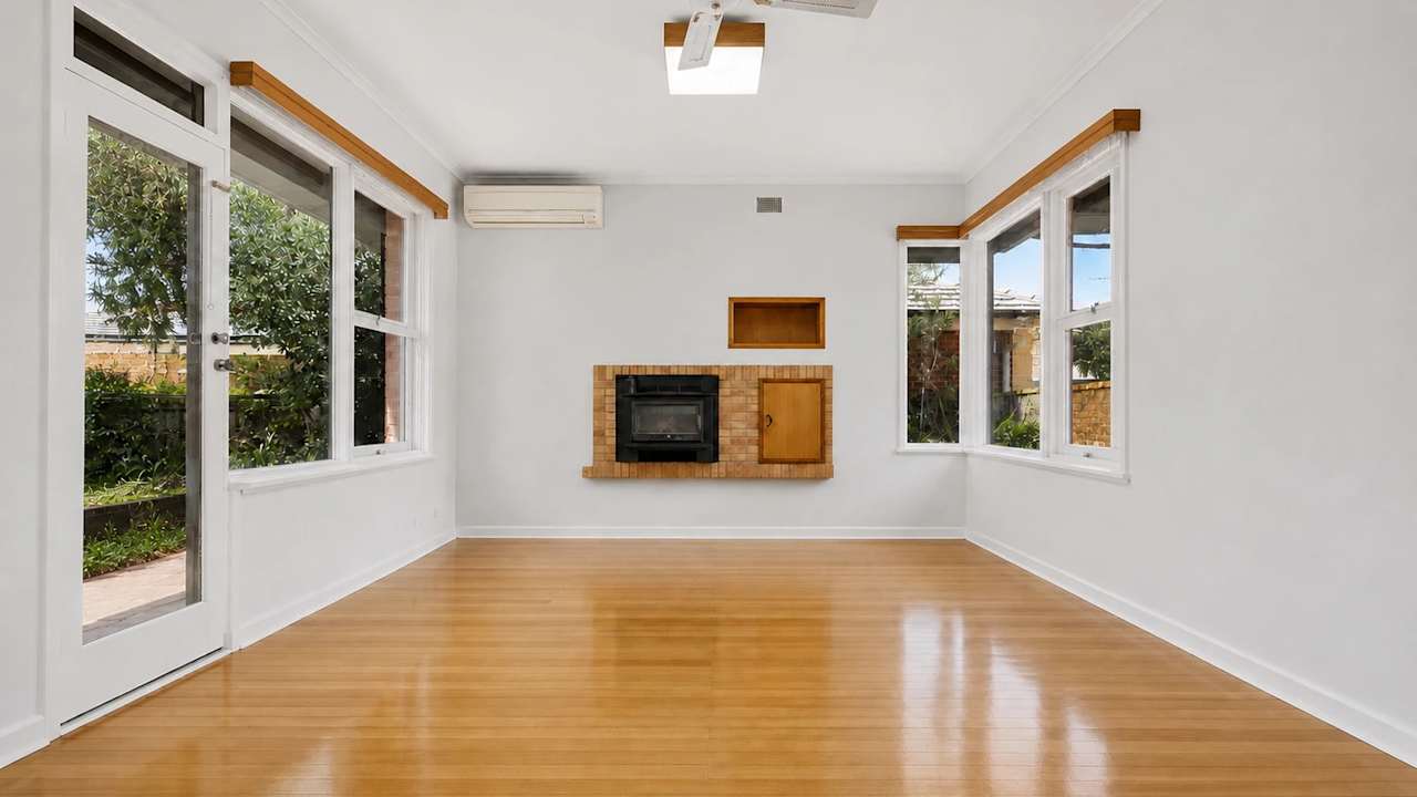 Whole property with 3 rooms for rent