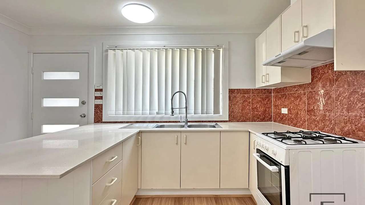 Whole property with 2 rooms for rent