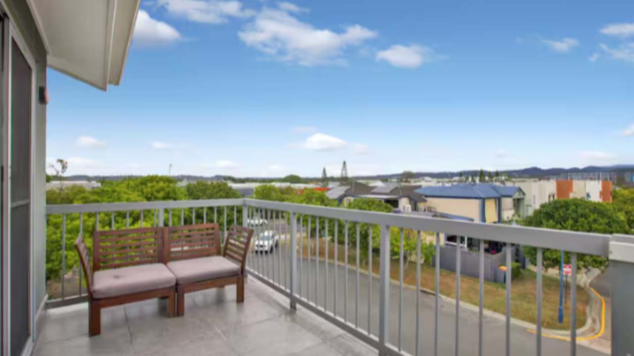 Furnished room studio flat for rent