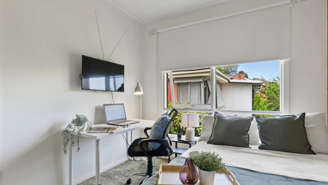 Furnished room in a share house