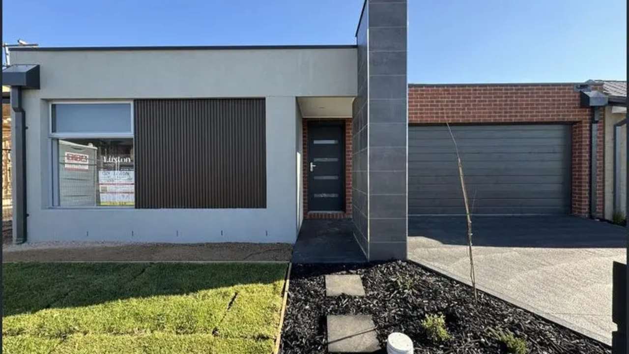 Furnished room with ensuite in a share house