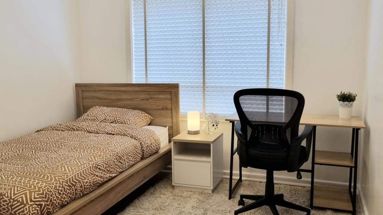 Furnished room in a share house