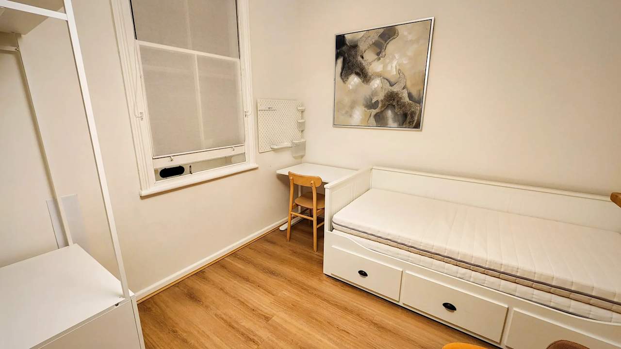 Furnished room in a share house
