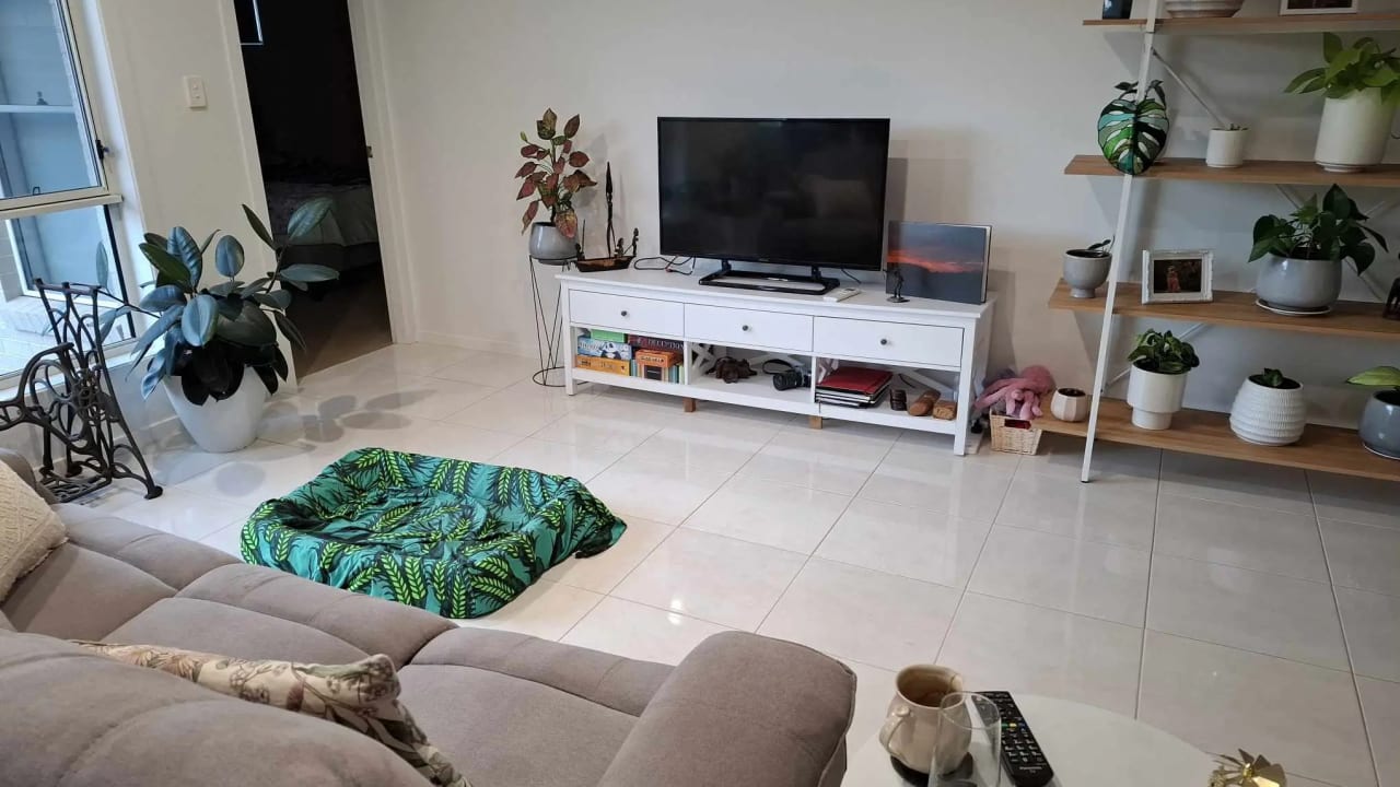Unfurnished room with own bathroom