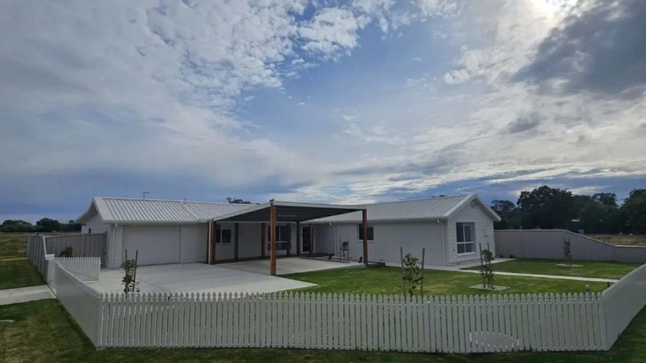 Whole property with 3 rooms for rent