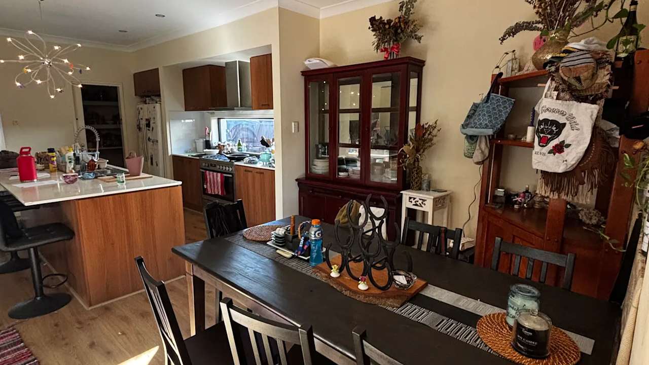 Furnished room in a share house