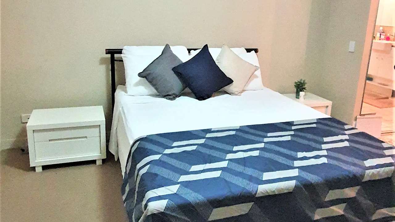 Furnished room with ensuite in a flatshare