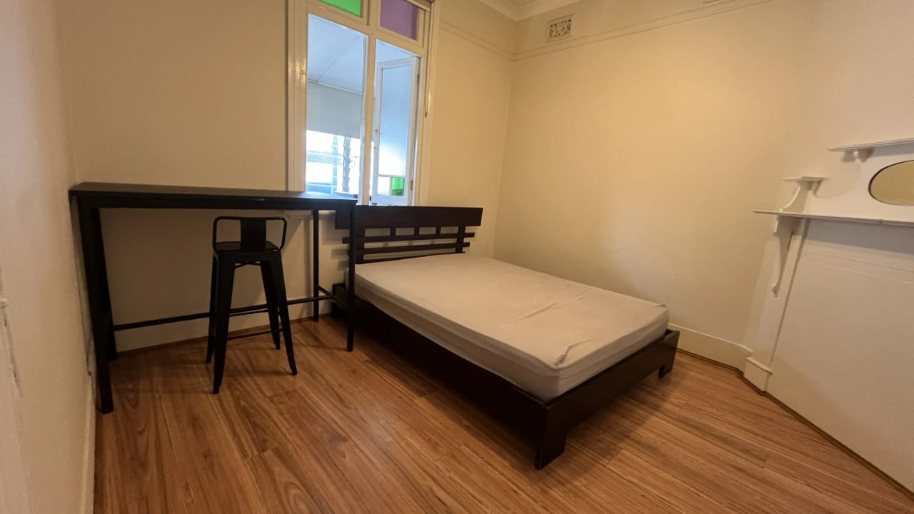 Room in a share house