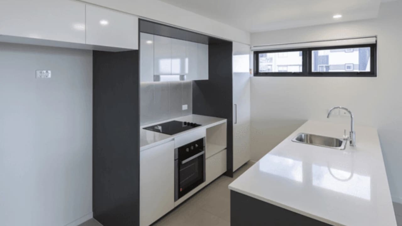 Unfurnished room with ensuite in a flatshare