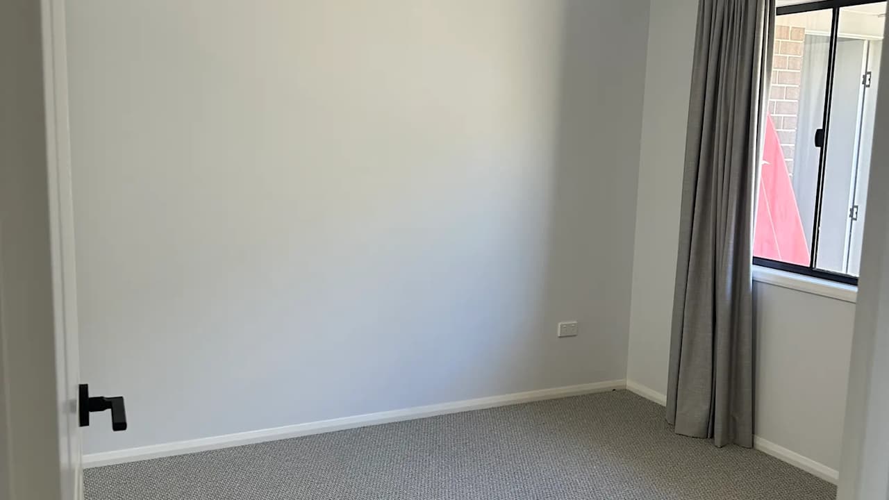 Unfurnished room in a share house