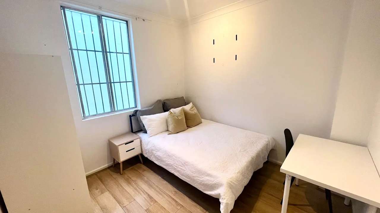Room in a share house