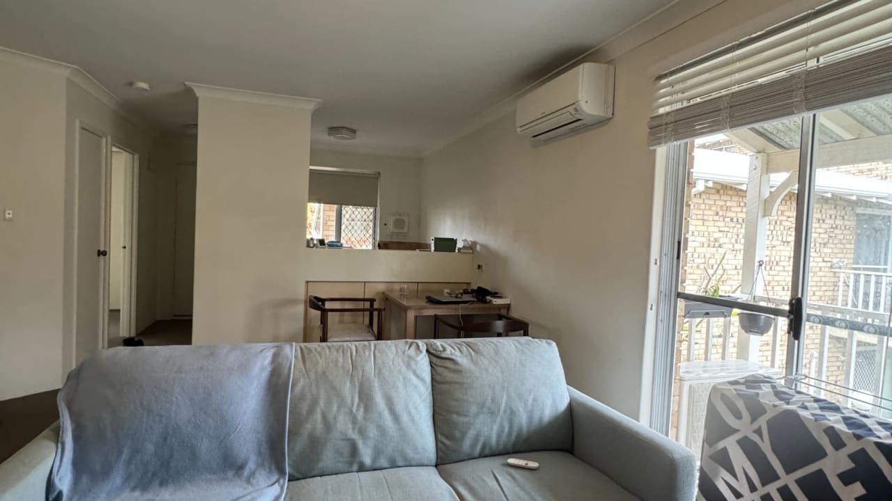 Furnished room in a flatshare