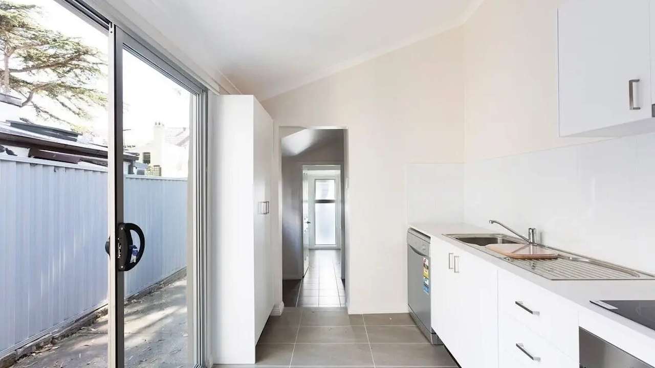 Room in a share house