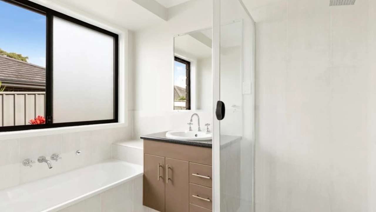 Unfurnished room with own bathroom