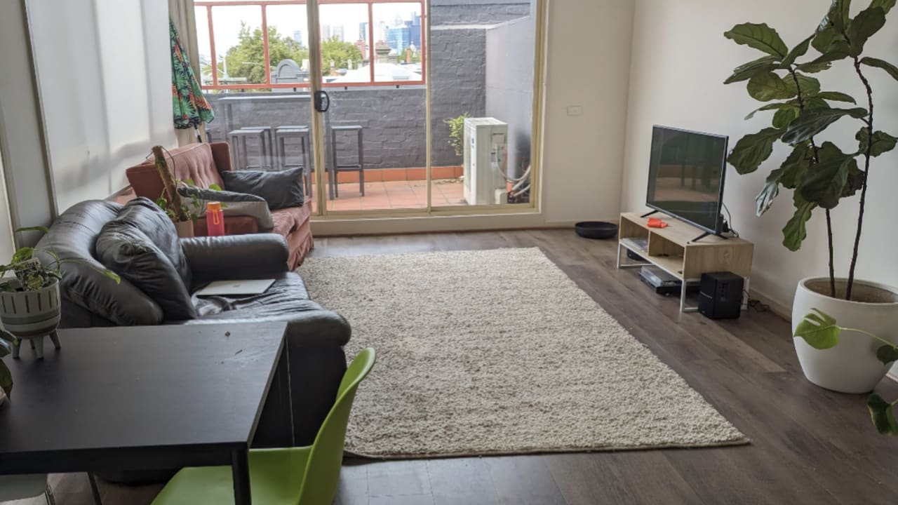 Unfurnished room in a flatshare