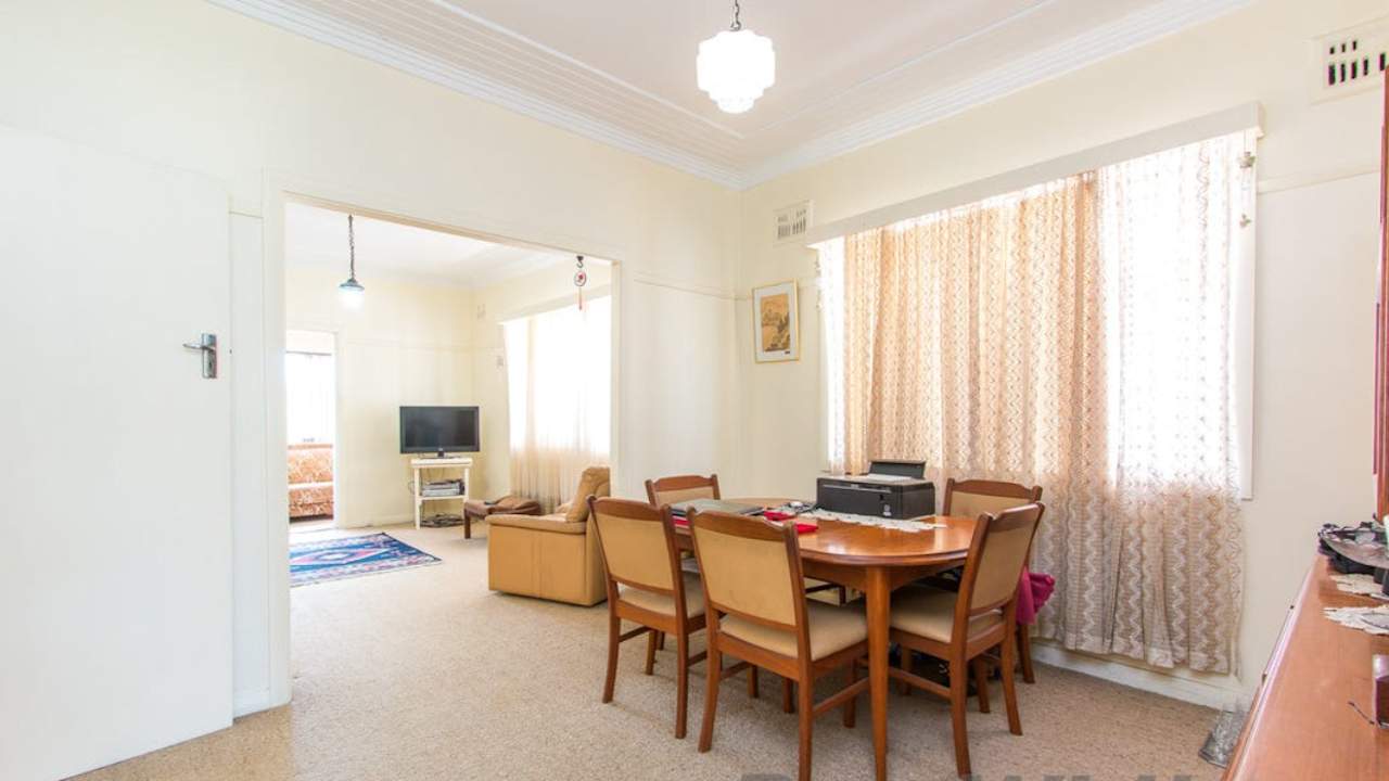 Room in a share house