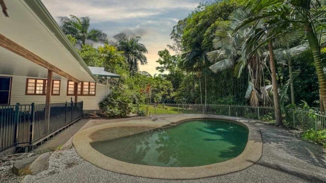 Unfurnished room with own bathroom