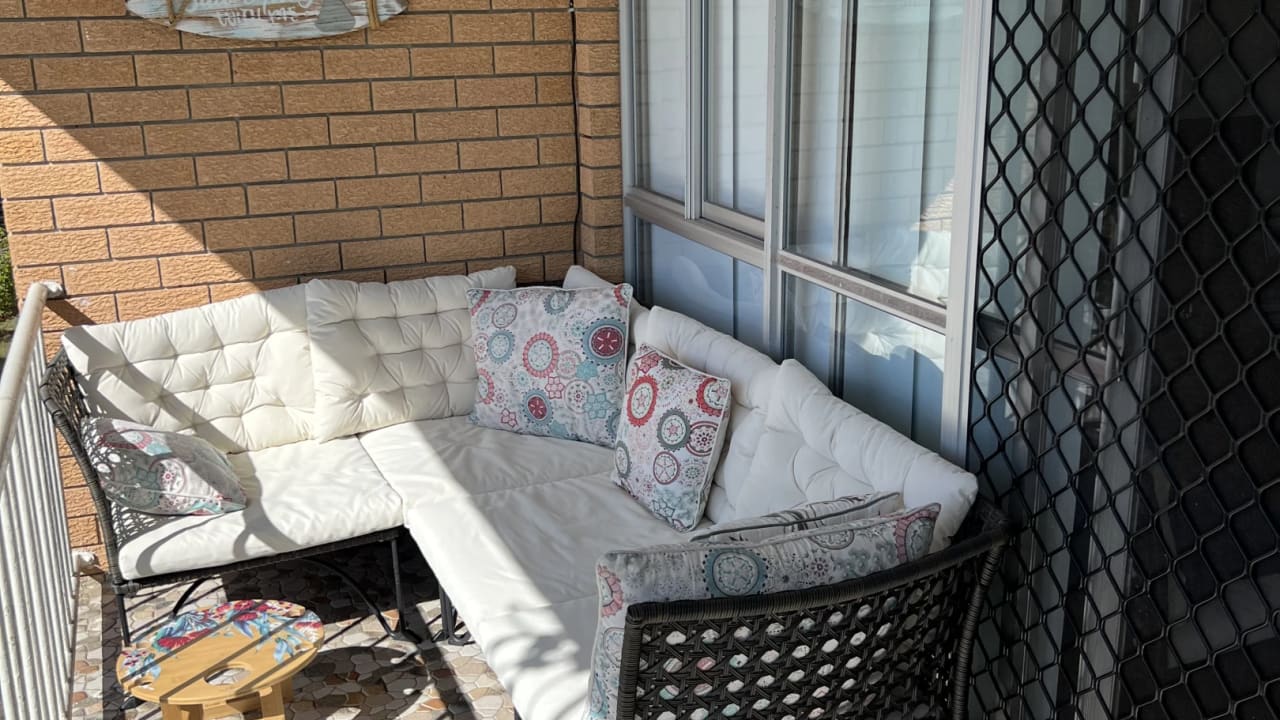 Furnished room in a flatshare