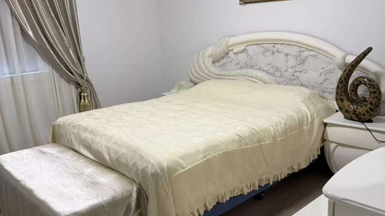 Furnished room with ensuite in a share house