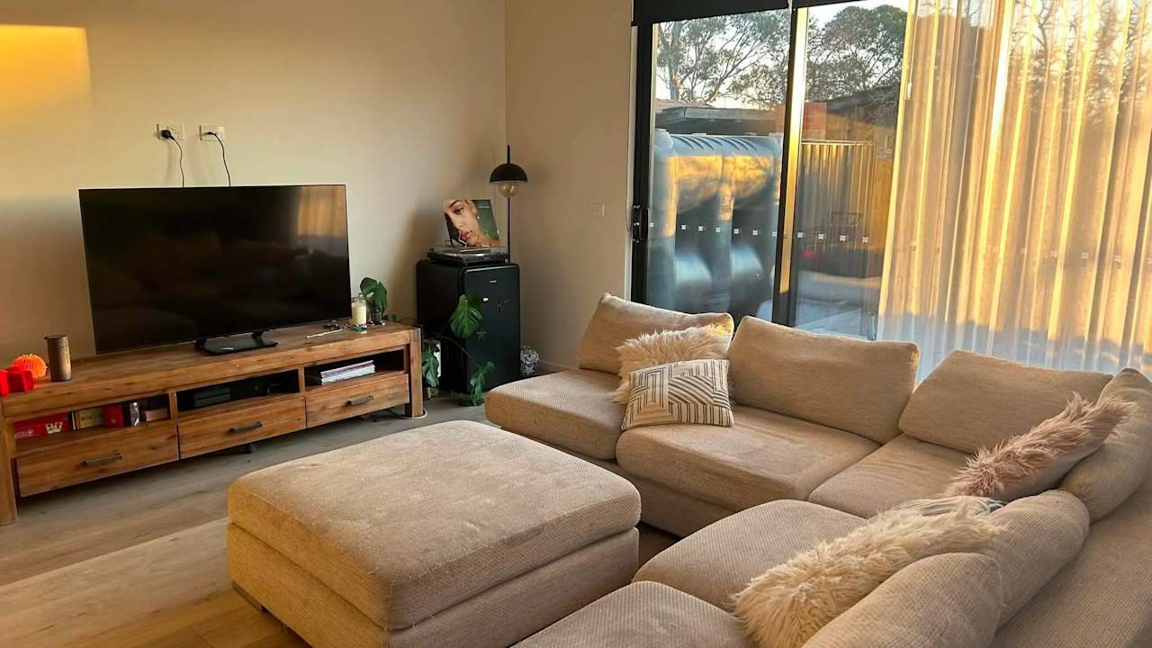Unfurnished room in a share house